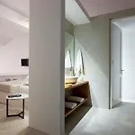 Unique Milos Pollonia