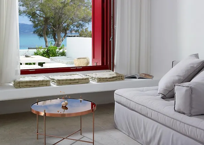 Unique Milos * Pollónia